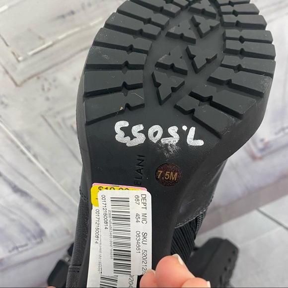 Antonio Melani Size 7.5M 7.5 Black Leather Lace Up Chunky Ankle Booties Zip - Picture 13 of 15